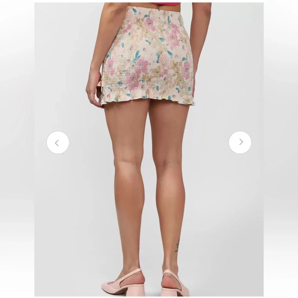 FOREVER 21 smocked floral print ruffle skirt size M - Picture 6 of 9